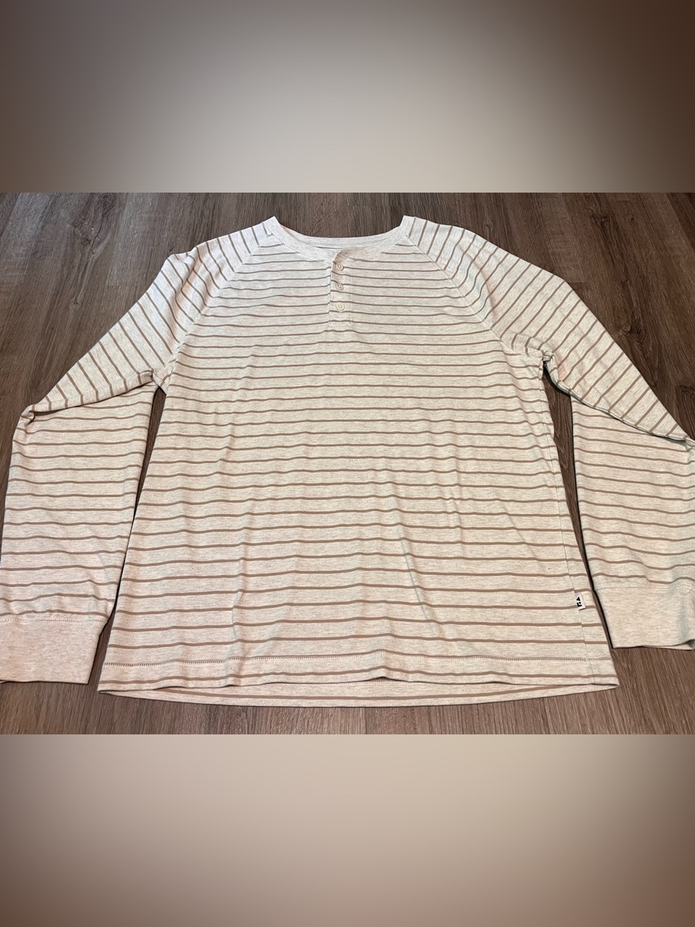 Free Assembly- Men’s Striped Henley Tee in Cream and Taupe NWOT
